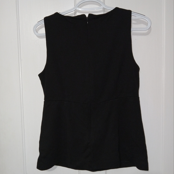 CAbi Black Back Zip Sleevless Top size 8 - Picture 3 of 6
